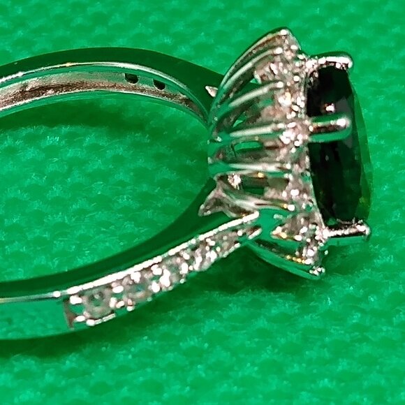 Beautiful Russian chrome diopside, size 5 - Picture 7 of 7